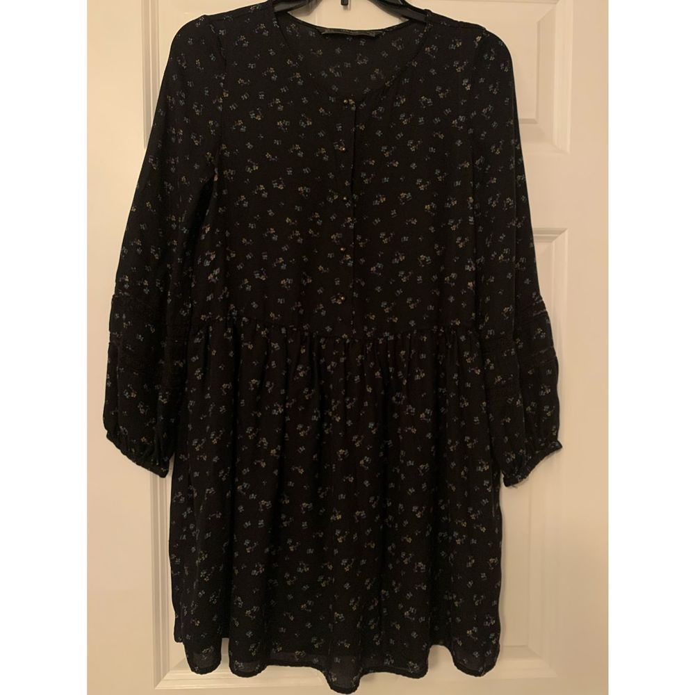 Trafaluc Woman’s Black dress size small